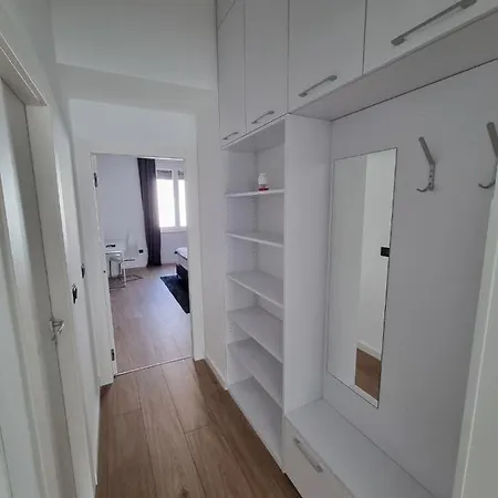 Stivi Luxury Pula